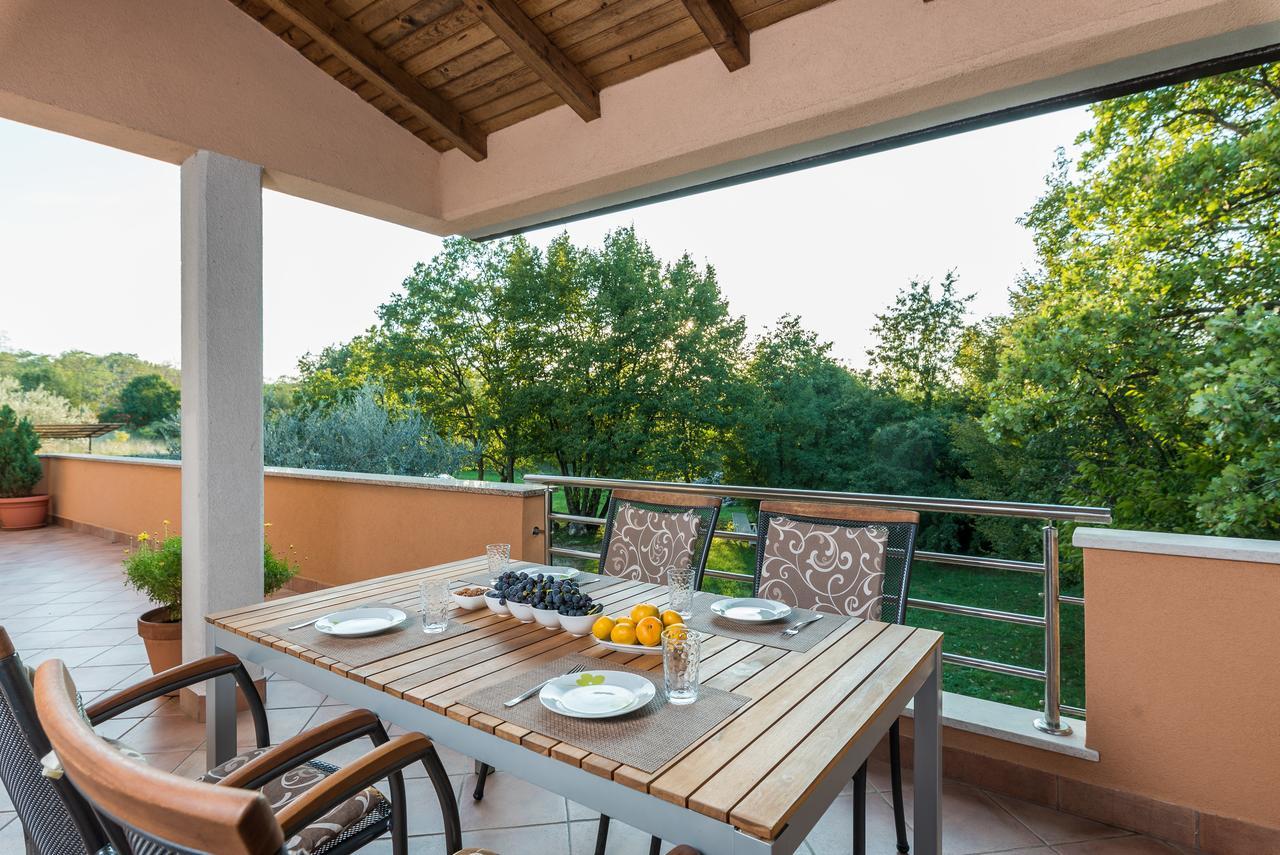 Apartments Karlo & Ivona Лабин Экстерьер фото